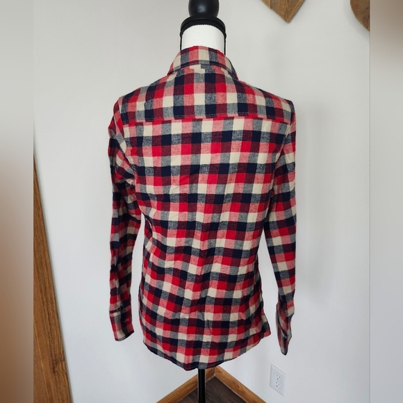 Field and Stream Plaid Button Up Shirt - Picture 3 of 4